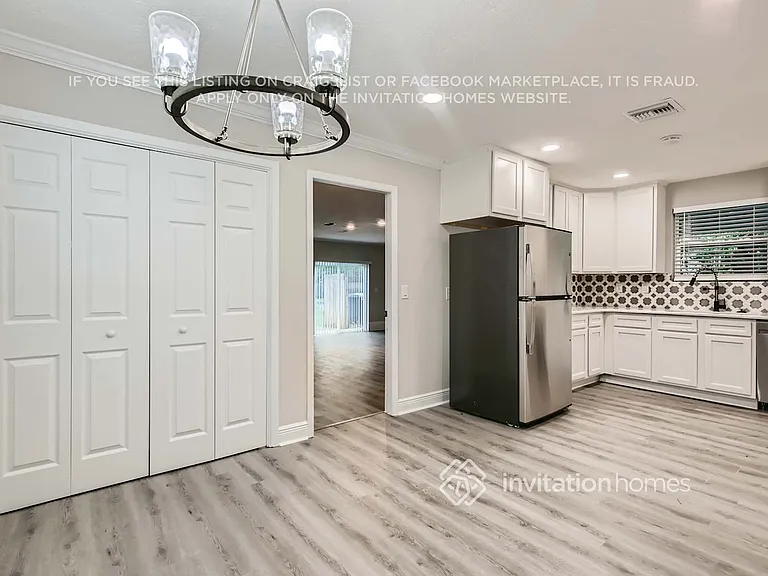 11093 Mandarin Station Dr E — Photo 4
