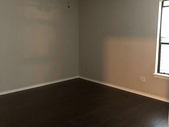 5th image of 501 Geraldine Ln