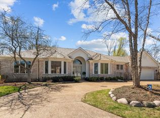 2530 Hybernia Dr, Highland Park, IL 60035
