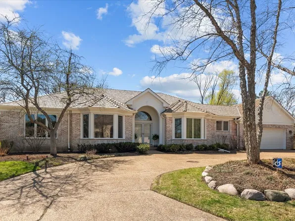 2530 Hybernia Dr, Highland Park, IL 60035