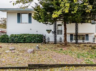915 Avenue O, Carter Lake, IA 51510
