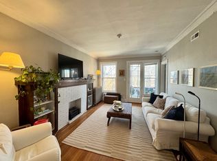 3814 N Wayne Ave #3N, Chicago, IL 60613