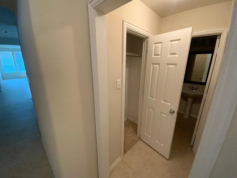 708 Hummingbird Dr — Photo 12
