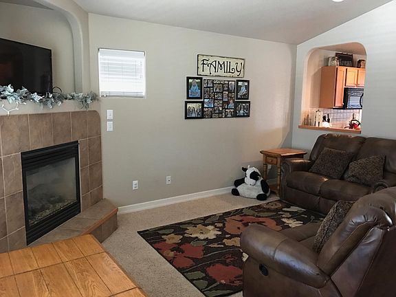 Living Room with Gas Fireplace