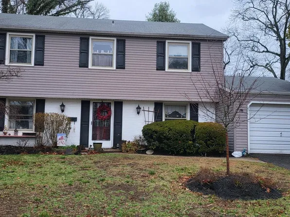 78 Barrington Ln, Willingboro, NJ 08046