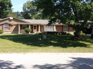 18470 Elm Terrace Dr, Brookfield, WI 53005