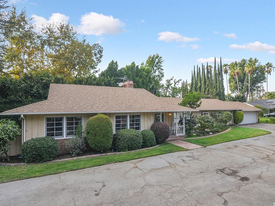 1st image of 10459 Camarillo St