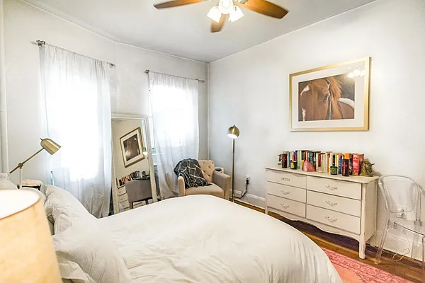 Rented by Century 21 Metropolitan | media 2