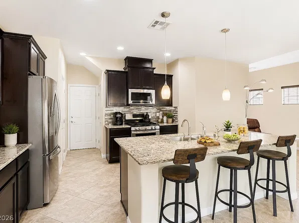 2815 Rough Green St, Las Vegas, NV 89117