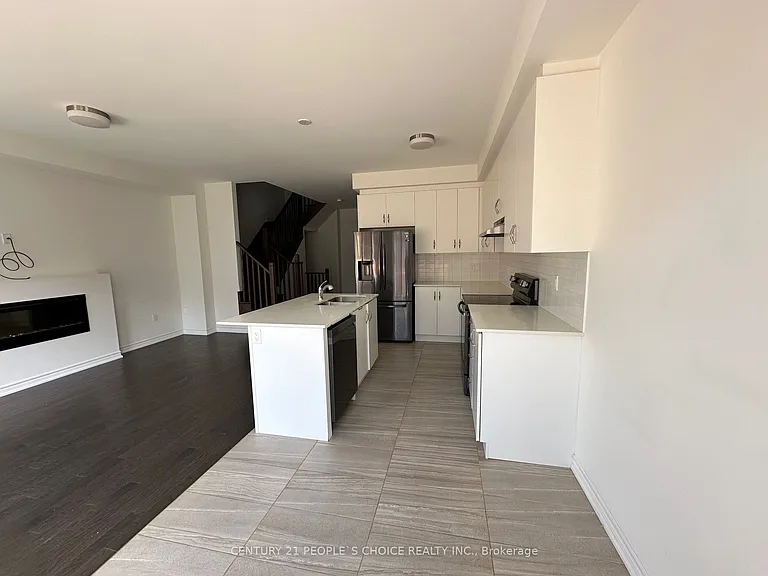 1471 Blackmore St — Photo 14