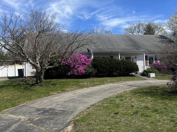 3 Hearthstone Cir