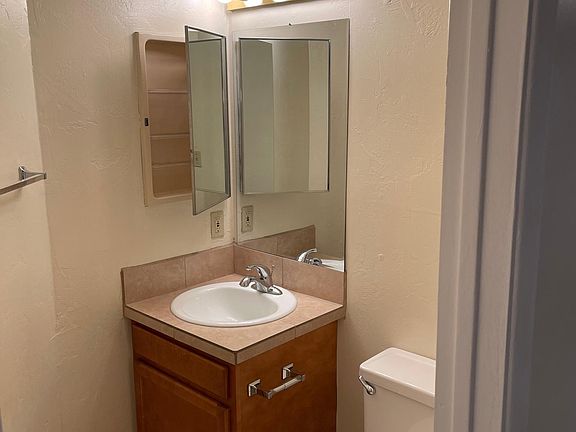 5th image of 1180 N Corinthian Pl