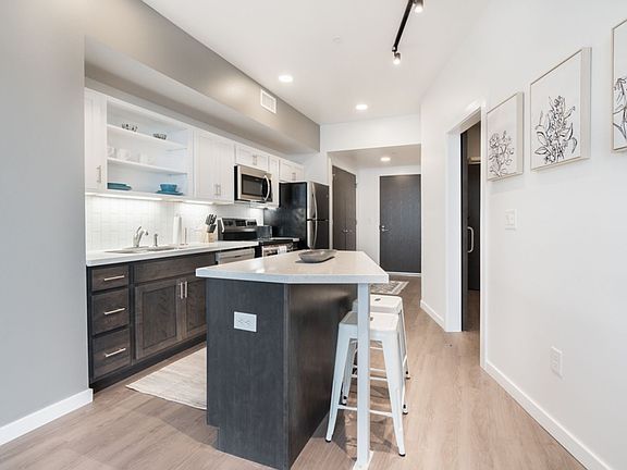 5th image of 335 Cedar St #709