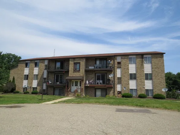 5190 Emil Ave SW #402, Navarre, OH 44662
