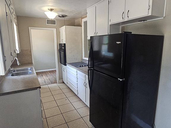 4th image of 716 S Drury Ln