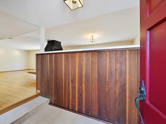 4th image of 115 Mary Way