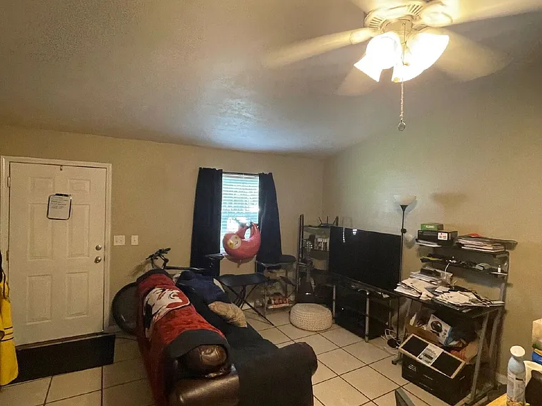 1260 Continental Ct — Photo 9