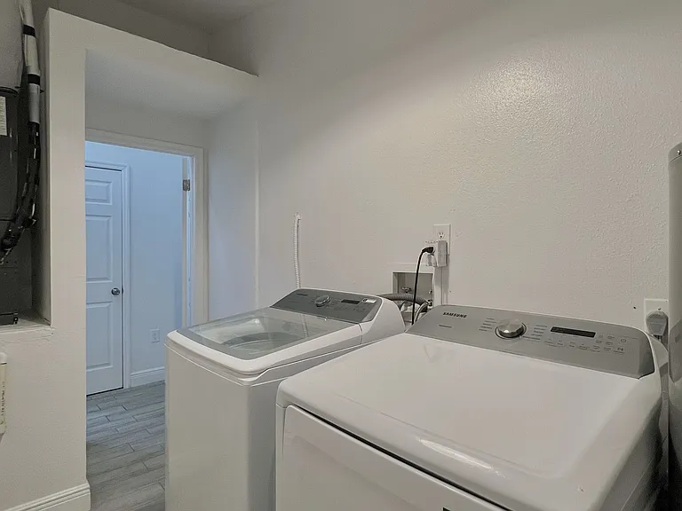 4359 Iris St N — Photo 10