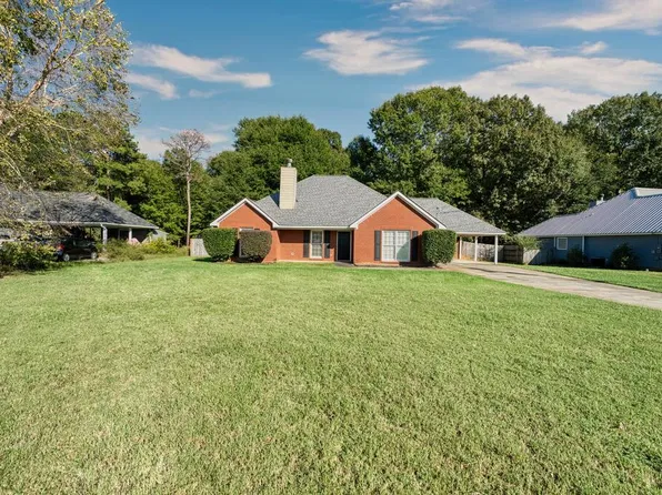257 Owens Rd, Fort Mitchell, AL 36856