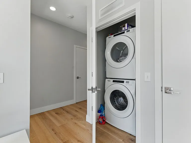 191 Washington St #524 — Photo 2