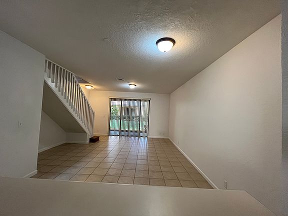 5th image of 4216 Vineyard Cir
