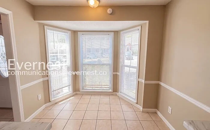 387 Jamestown Manor Dr — Photo 5