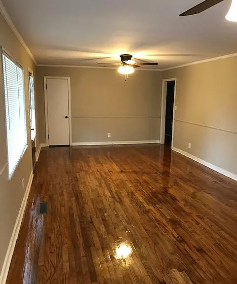 517 Overstreet Dr — Photo 3
