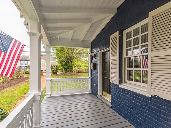 4th image of 369 Falmouth St