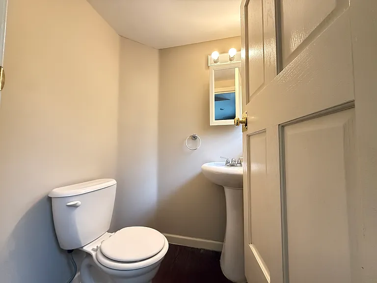 1331 Forest Ave — Photo 6