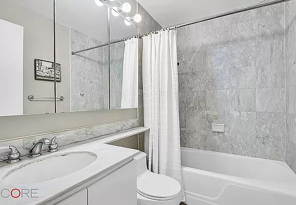4th image of 295 Greenwich St APT 7E