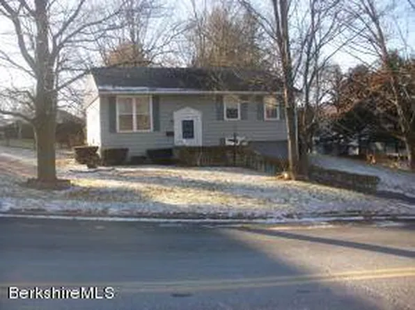 142 Franklin St, North Adams, MA 01247