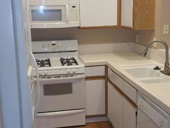 5th image of 421 E Tamarack Ave Unit 50