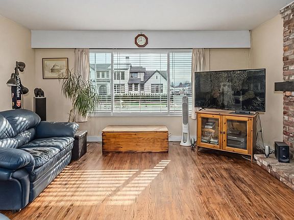 4th image of 11891 No 2 Rd