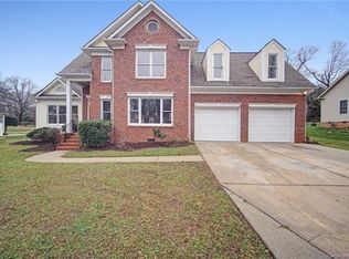 8429 Meadowcroft Ct, Charlotte, NC 28215