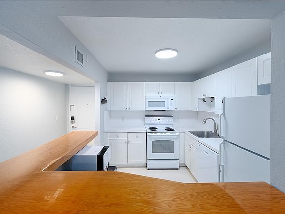 3rd image of 770 SE 2nd Avenue #201F