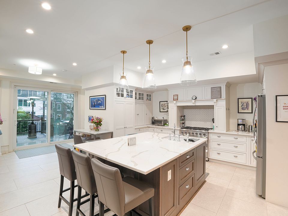 1st image of 1820 Park Rd NW