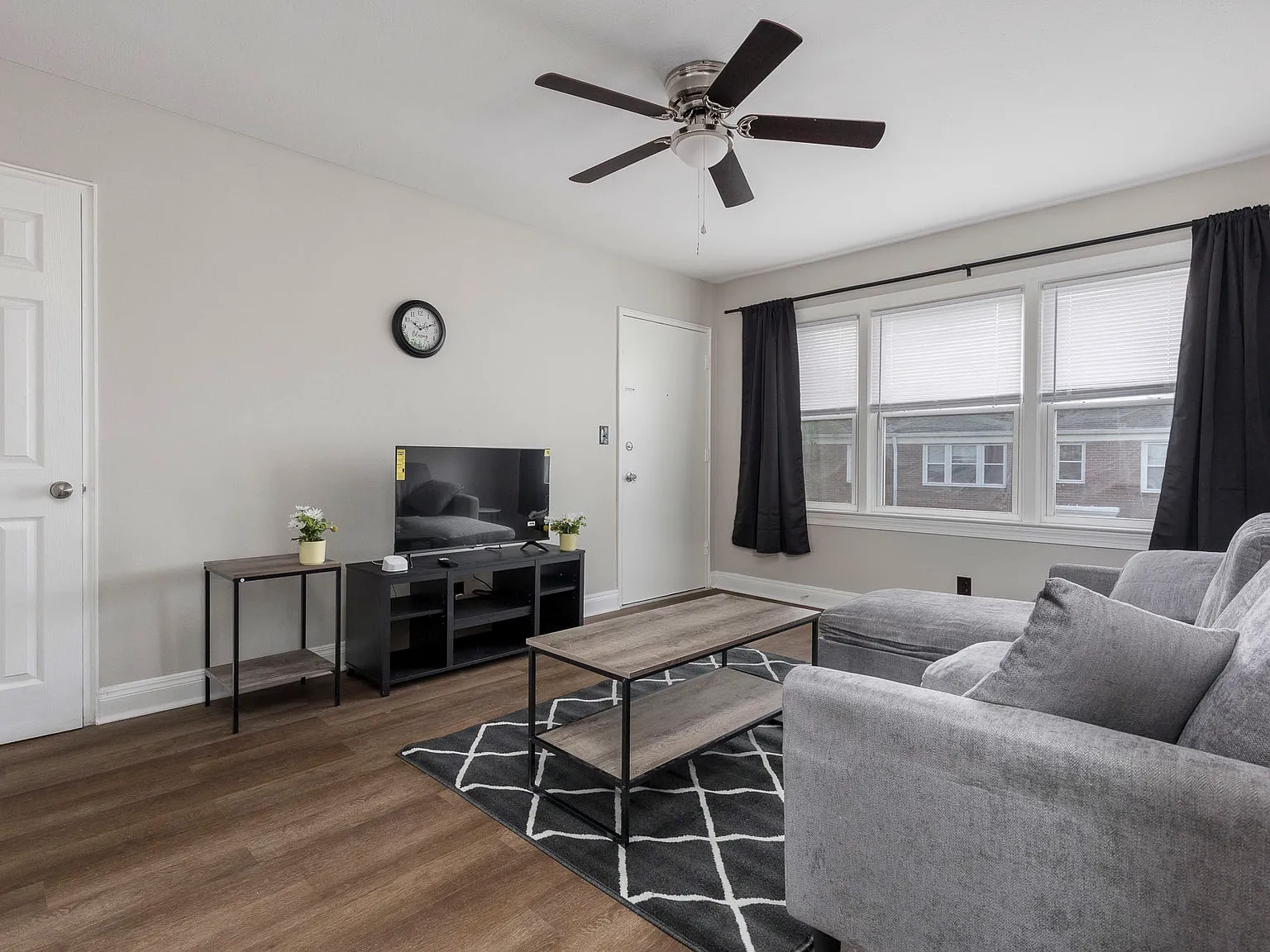 4600 Southern Parkway - Shared Apartment — Photo 3
