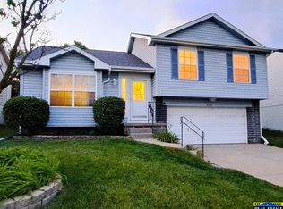 16460 Yates St, Omaha, NE 68116