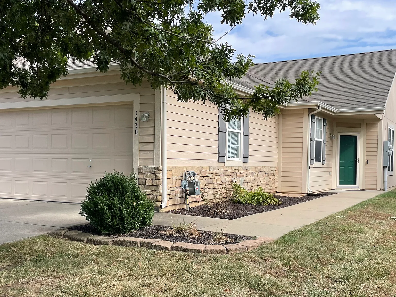 2 bed, 1066 sqft, $1,925 — Photo 1