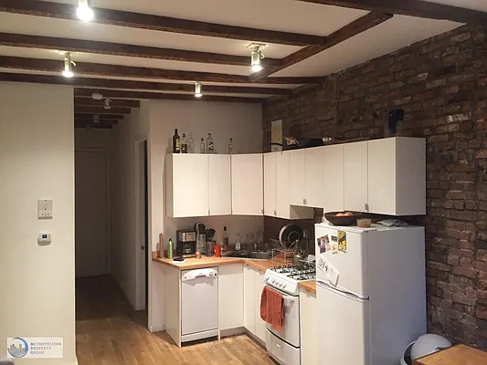 Rented by Metropolitan Property Group | media 50