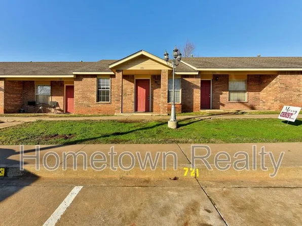 719 S Locust St, Guthrie, OK 73044