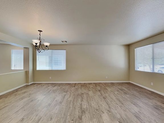 3rd image of 8215 Malvern Cir
