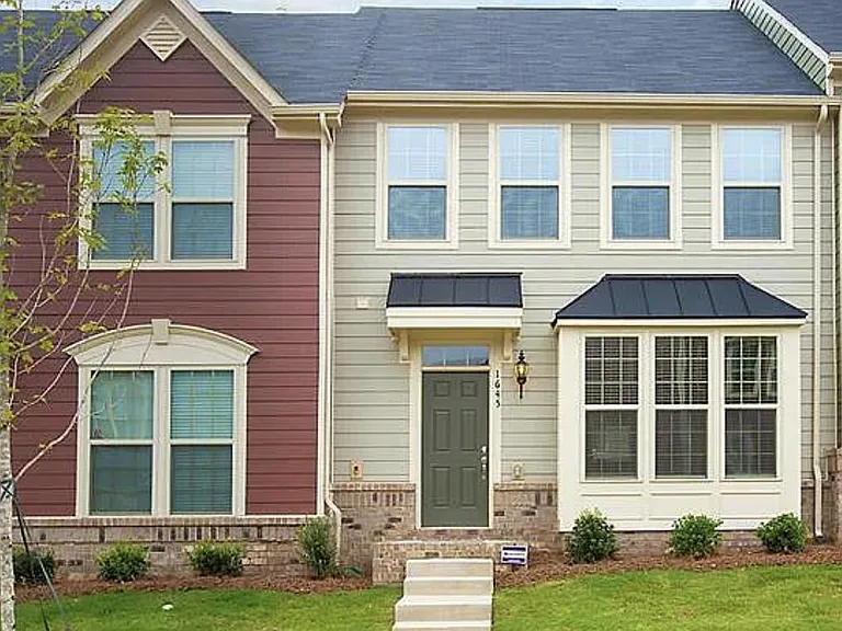 1645 Fleetwood Dr — Photo 1
