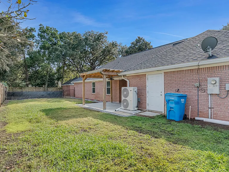 10008 Calle De Palencia — Photo 51