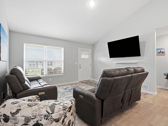 3rd image of 123 Coral Dr