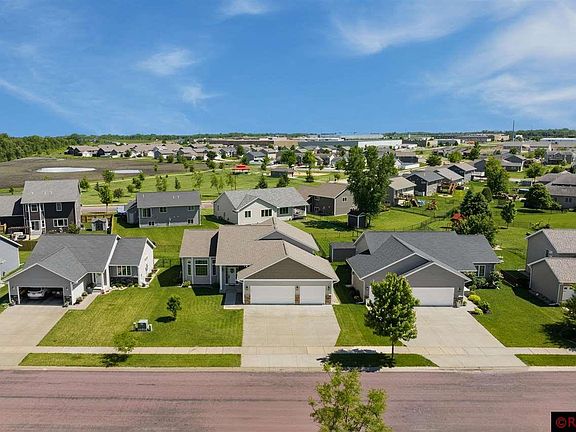 4th image of 225 Muriefield Dr
