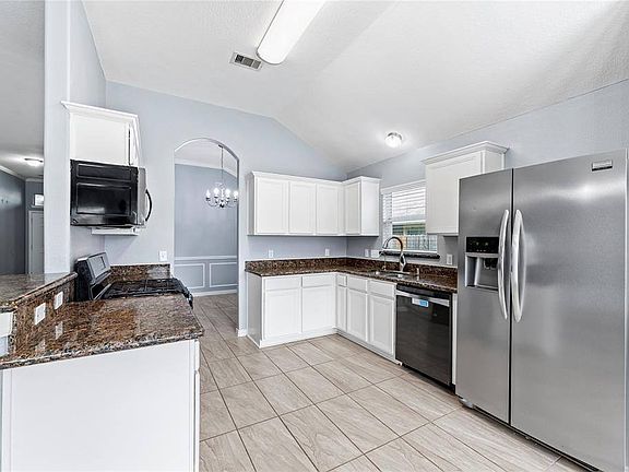 3rd image of 971 Oak Terrace Dr