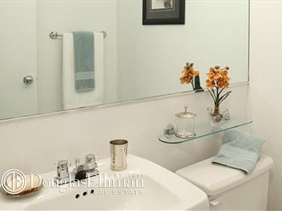 3rd image of 420 E 54th St APT 5G