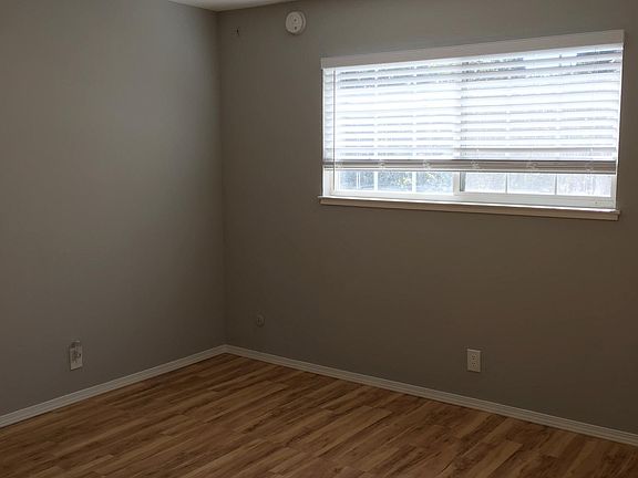 3rd image of 3302 Landess Ave APT B