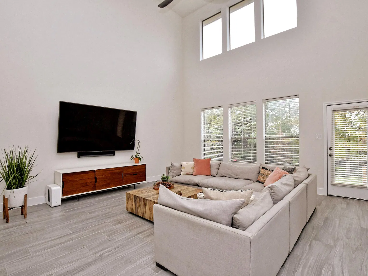 10704 Desert Willow Loop — Photo 4